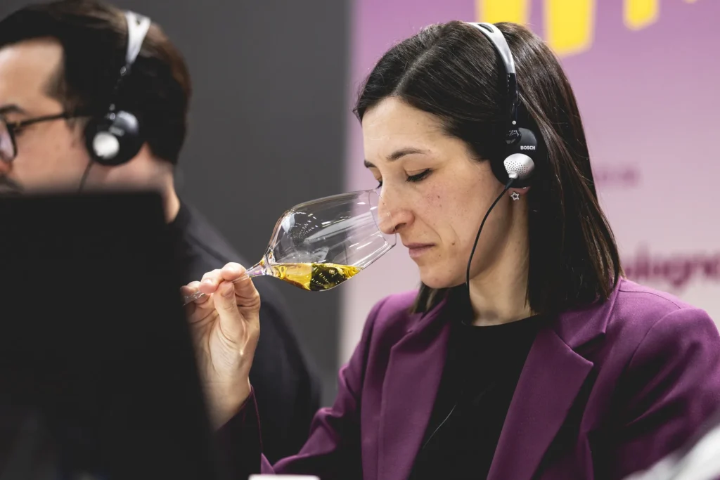 go to I Laboratori del Gusto sul vino – Tutta l’Italia, calice alla mano